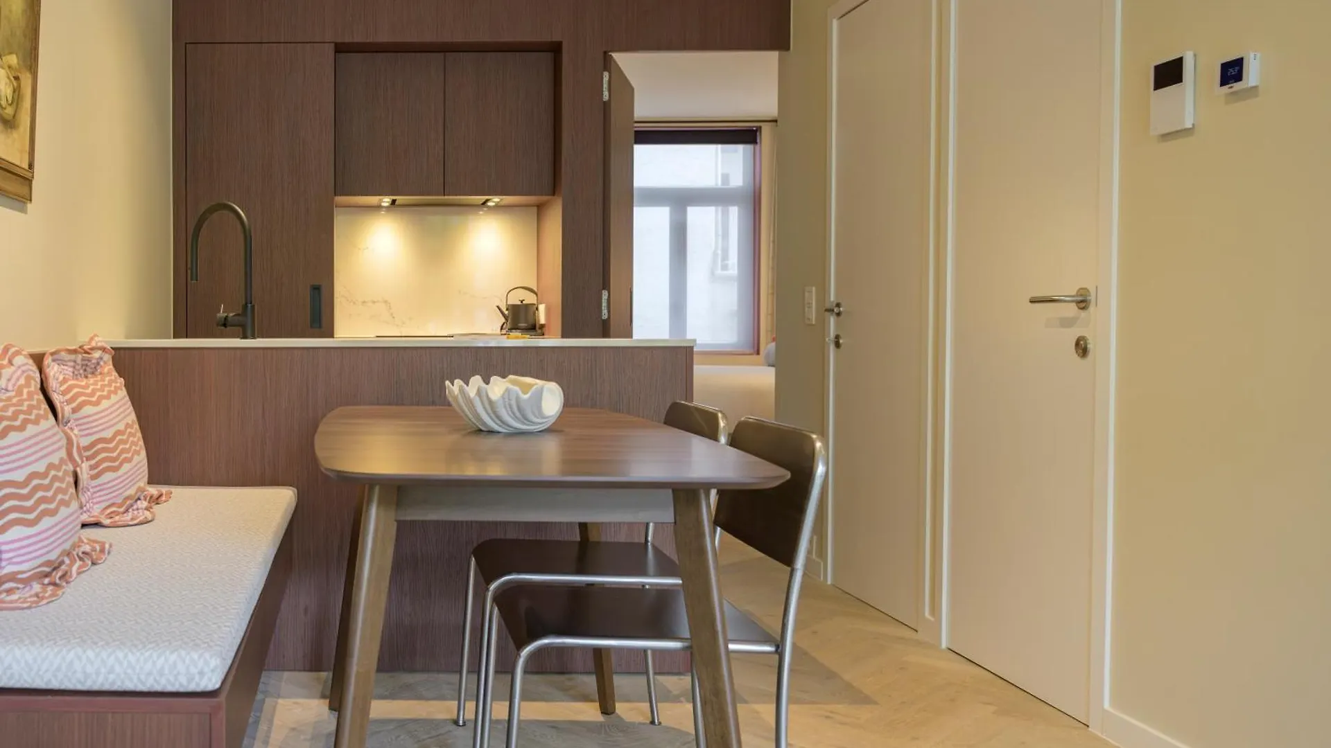 Shway - The Proof Reader Apartment Antwerp