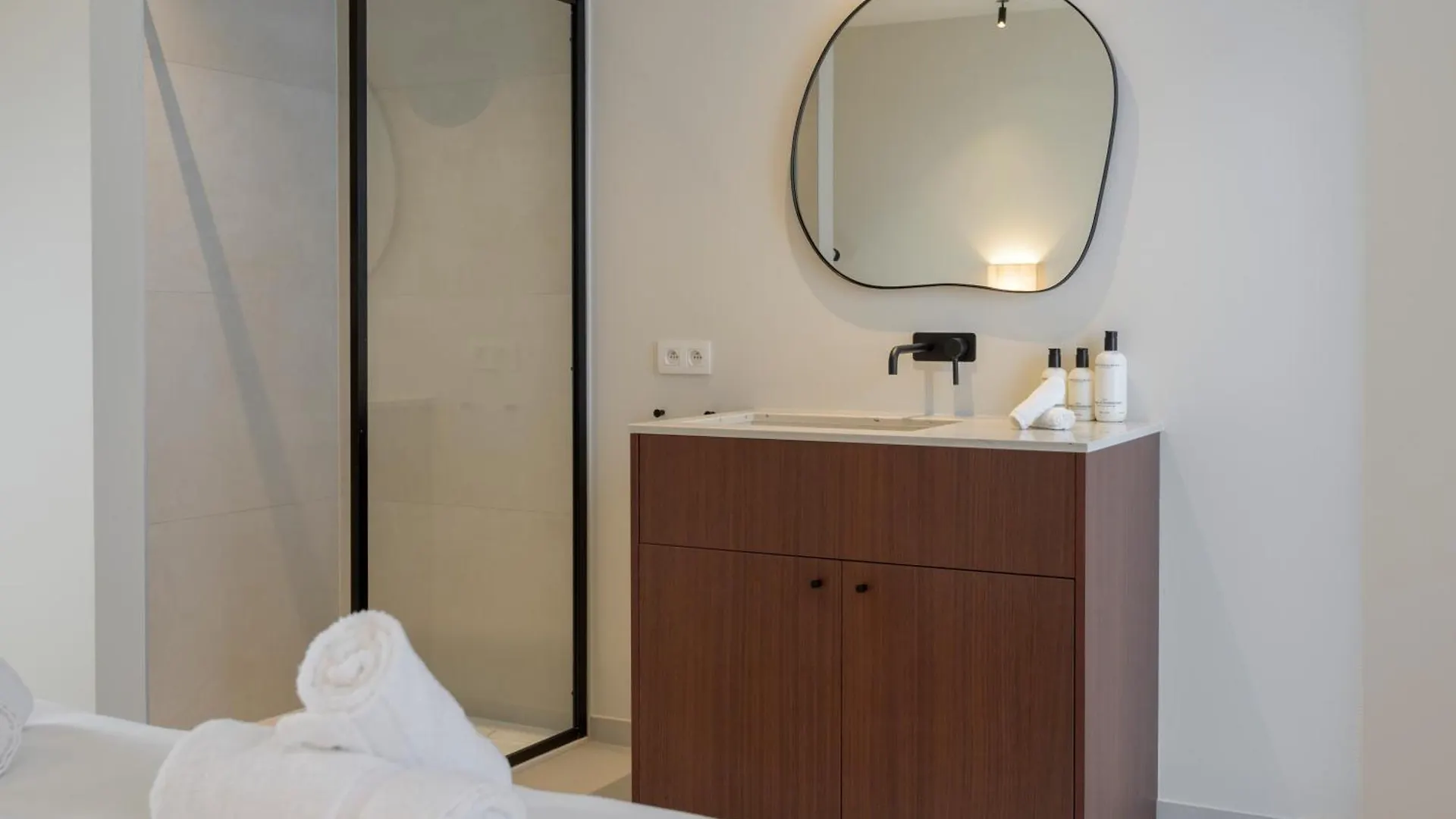 Shway - The Proof Reader Apartment Antwerp