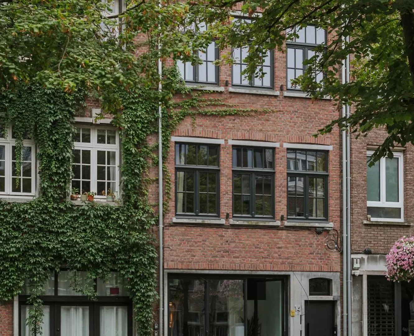 Ferienwohnung Shway - The Proof Reader Antwerpen Apartment